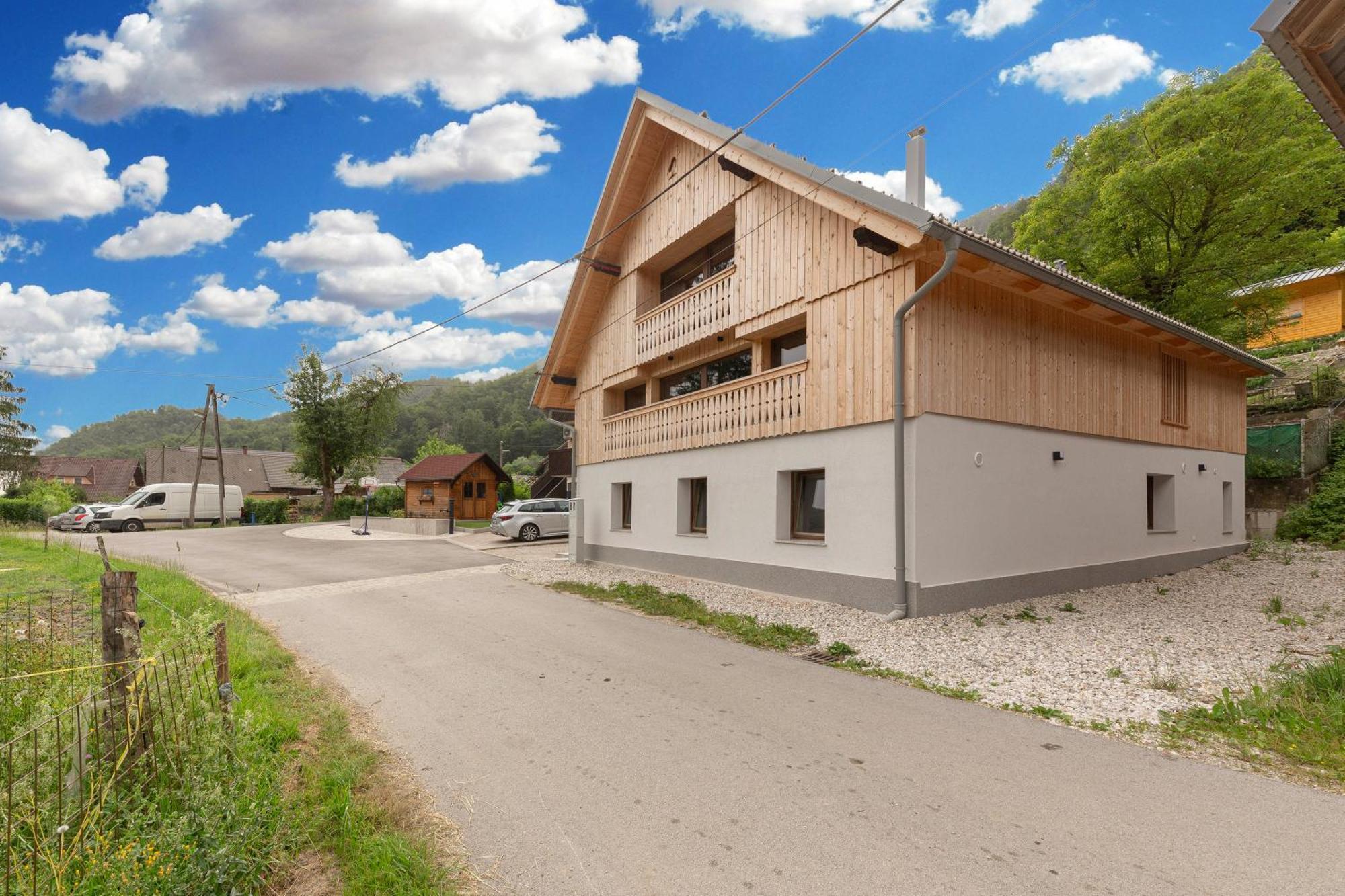 Farmhouse Chalet Apartments Бохиньска-Быстрица Экстерьер фото